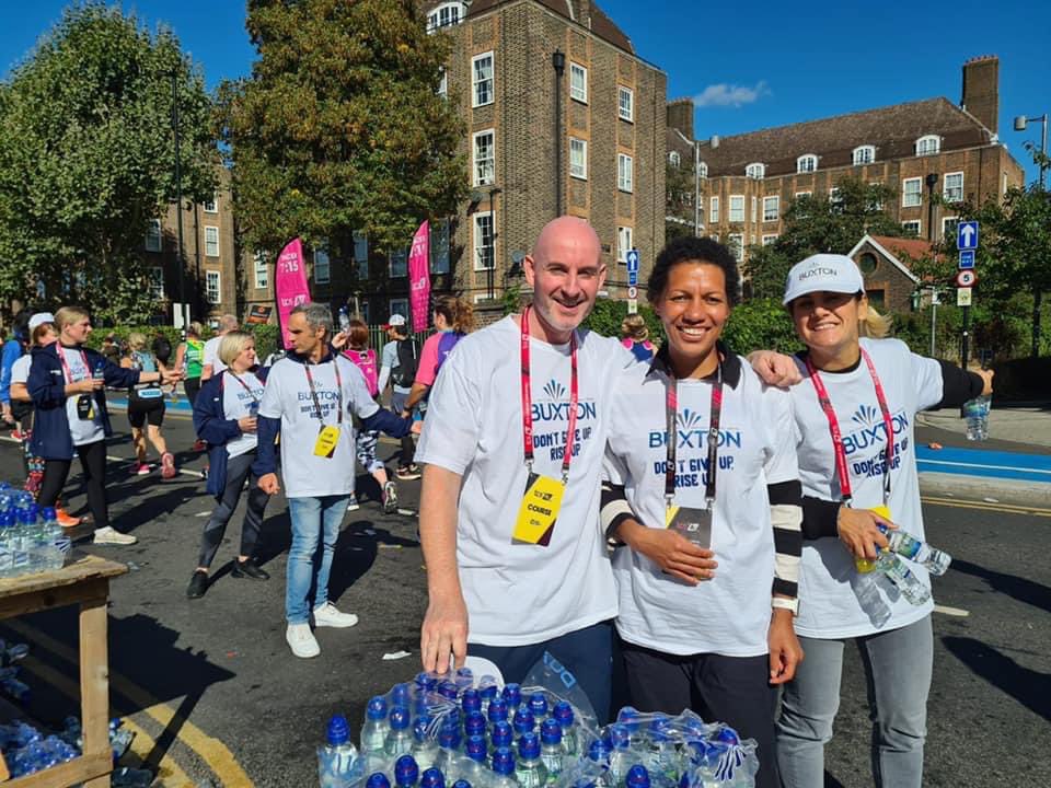 Brentwood running club supporting at  Water station mile 8 great day congratulations runners #tcslondonmarathon #BRC