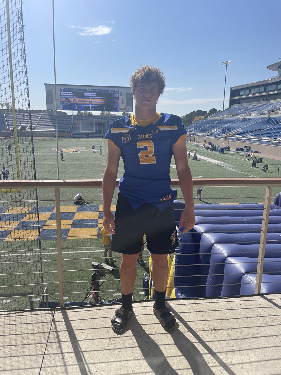 HackelHudson's tweet photo. Thanks for the game day experience - @CoachMeyersSDSU It was a great win for @GoJacksFB. Look forward to coming back soon. @CoachKubacki @HolyNutmeg @CoachBobbit https://t.co/7Ud25TyUCa