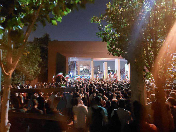 The regime of Iran brutality attacks Sharif, and Isfahan Universities today. Numerous have been arrested. I strongly urge professors from all around the world to condemn the regime and to request releasing students immediately. 
   #Sharif #mahda_amini