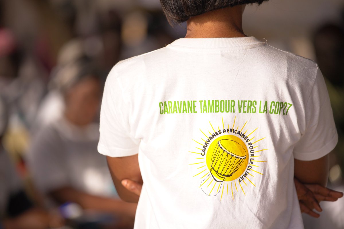 OxfamAuSenegal's tweet photo. ECHOS DE LA #CaravaneTambour vers la #COP27. A la rencontre des déplacés climatiques de la région de #SaintLouis. Pour ces populations, le changement climatique n'est plus une bombe à retardement, l'explosion a déjà eu lieu ! Faisons entendre leur voix 📢 https://t.co/ZY4NStfd6S