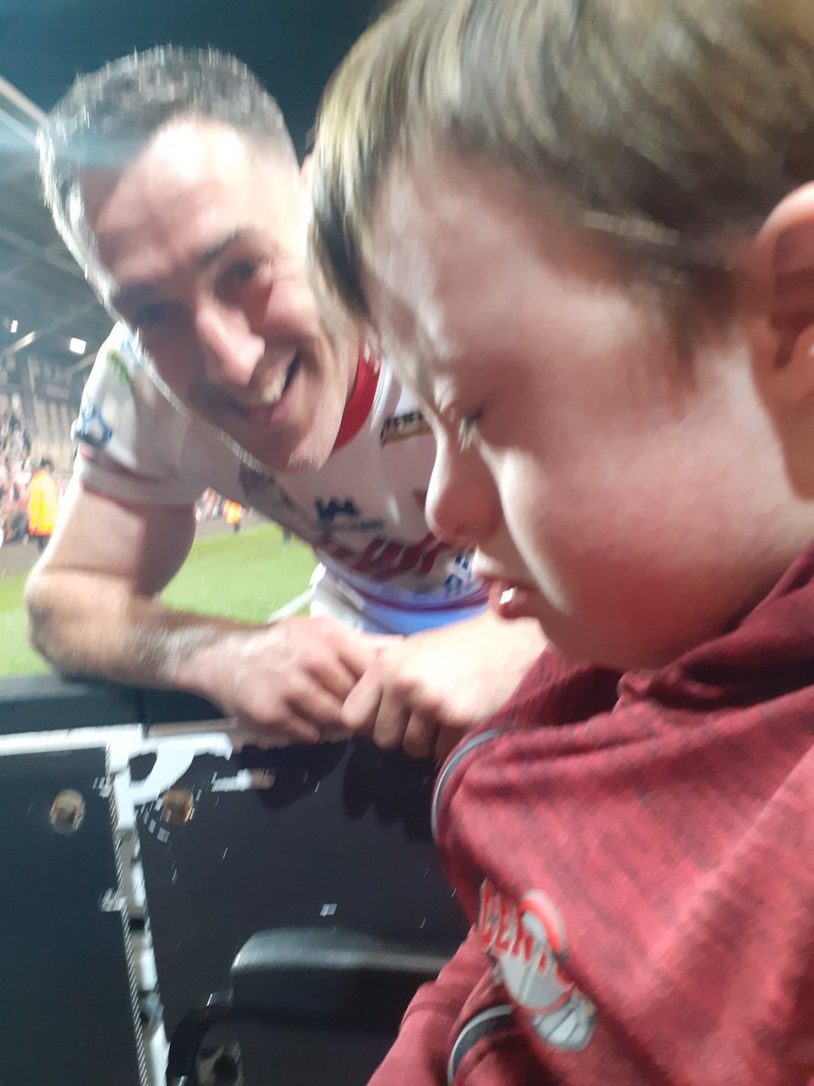 O LEIGH you done it @LeighCenturions nice packed north stand & one happy but tired stefan ❤❤🏉🏉🏉♥️