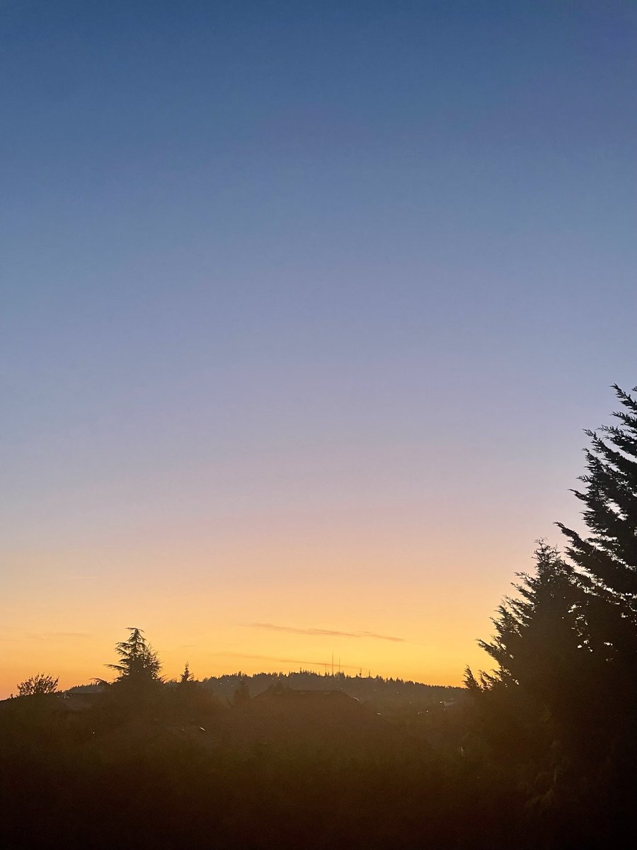 OREGONGOONHD's tweet photo. #happyvalleyor ❤️ #decklife 💙 https://t.co/9rSwhfzrJa
