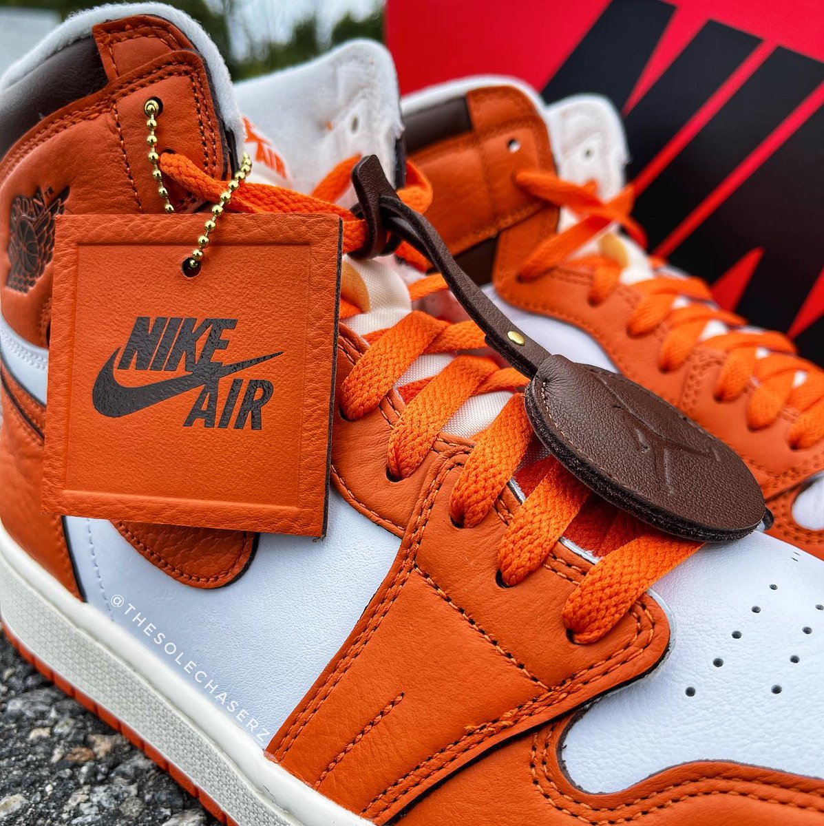 TheSiteSupply's tweet photo. October 27th: Air Jordan 1 High OG WMNS “Starfish” 👟 https://t.co/kH0O4Q1ovj