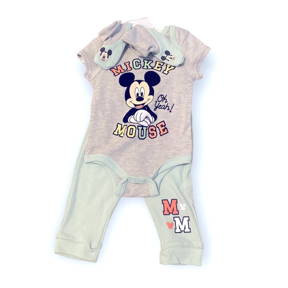 So good I had to share! Check out all the items I'm loving on <a href="/Poshmarkapp/">Poshmark</a> #poshmark #fashion #style #shopmycloset #reebok #oceanfossiljasper #disney: posh.mk/amdefl3lftb