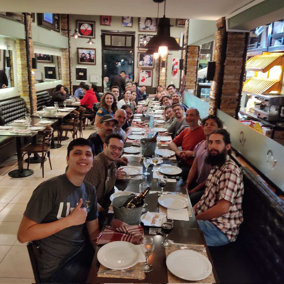 Emiliano López tweet media