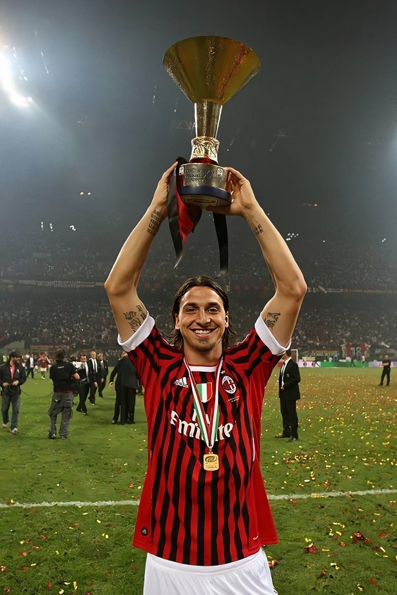 stevecounz's tweet photo. Ibra non è solo un idolo calcistico, rappresenta per me una fonte a cui ispirarmi ogni giorno: Il non mollare mai, il credere sempre in se stessi, l’andare oltre i propri limiti 

Non ti ringrazierò mai abbastanza, ti amo come il primo giorno. Auguri idolo di sempre❤️ https://t.co/0ELNAf0ZMQ