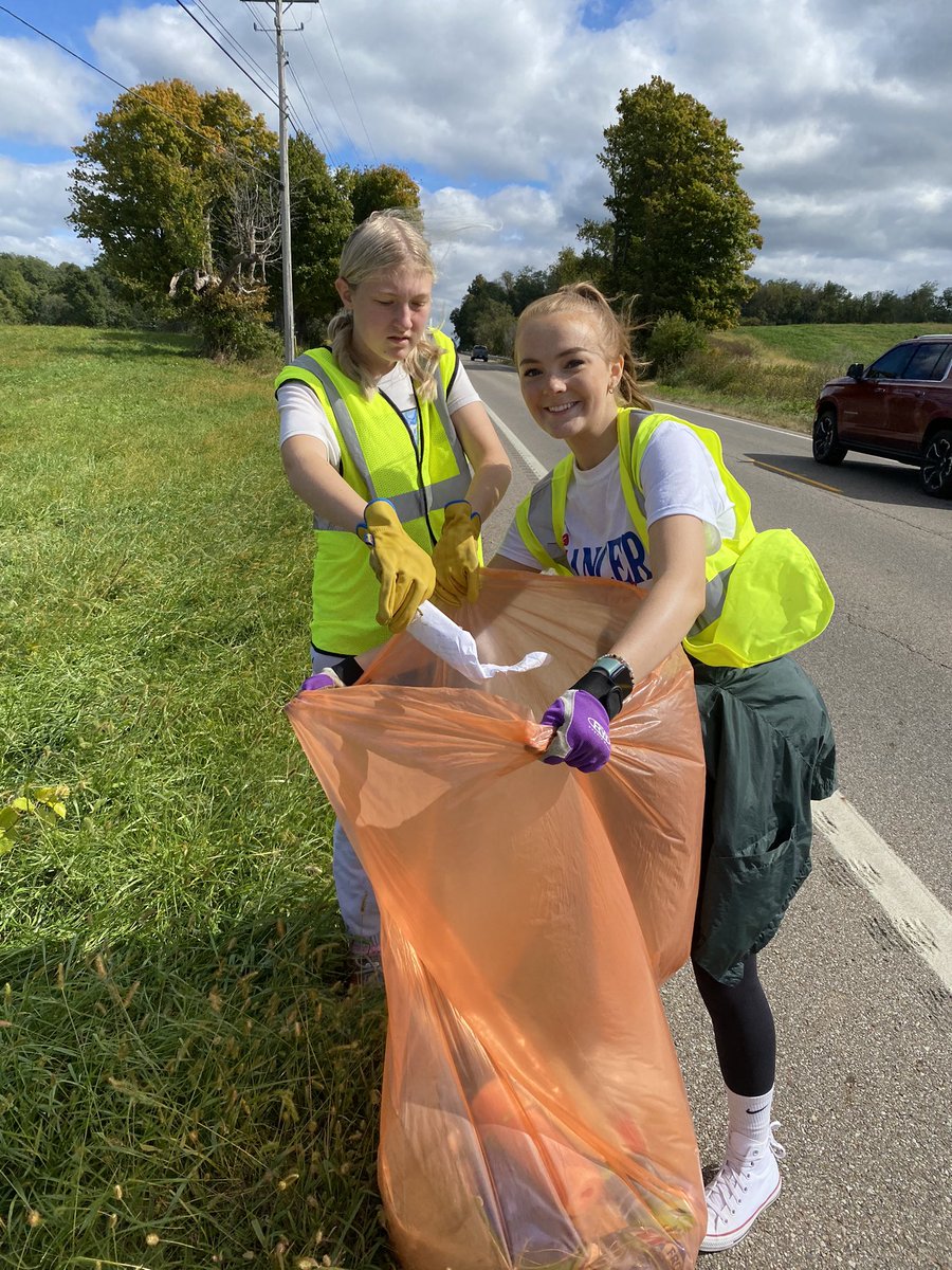 LhsHonor's tweet photo. Beautiful day for Adopt A Highway 🛣 https://t.co/zk7CWRBL5o