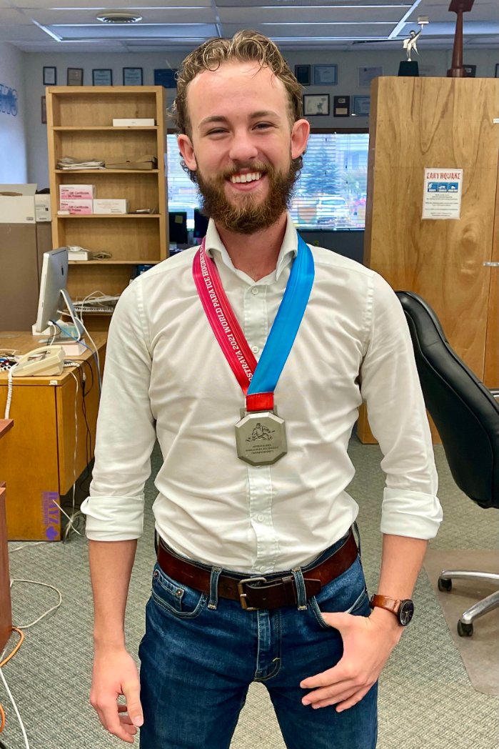 Meet <a href="/AdamKingsmill/">Adam Kingsmill</a>, 🏒🥅 4 <a href="/CDNParalympics/">Canadian Paralympic Team</a> who won a 🥈 during #Beijing2022 &amp; 2021 World Para Ice Hockey Championships. He only began playing para-hockey in 2016! New <a href="/Wikipedia/">Wikipedia</a> article 4 this @mountroyal4u student &amp; <a href="/NHLFlames/">Calgary Flames</a> intern at en.wikipedia.org/wiki/Adam_King…