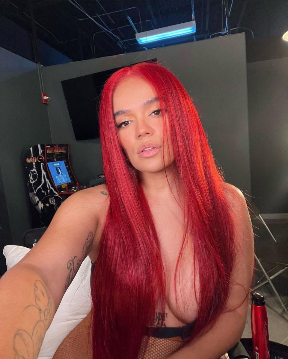 KarolGWW's tweet photo. No importa tu orientación sexual,todos estamos enamorados de Karol G. https://t.co/V9KZ6cL9tW