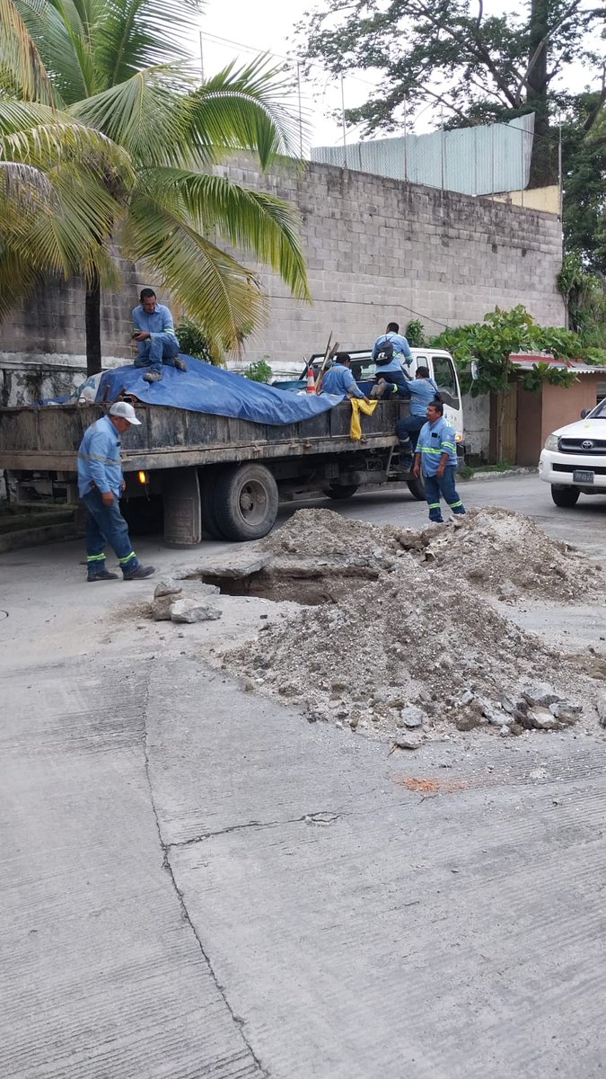 SeviKelly's tweet photo. @ANDASV @RuAleman BRAVOOOOO GRACIAS INFITAS POR ATENDER NUESTRO LLAMADO, YA SE ENCUENTRA AQUÍ LA CUADRILLA EN LABORES, GRACIAS SEÑOR PRESIDENTE DE ANDA POR FACILITARNOS LA COMUNICACIÓN FLUIDA CON USTEDES Y SU ESFUERZO POR ATENDER NUESTROS CASOS. BENDICIONES!!! https://t.co/cNCLrRX657