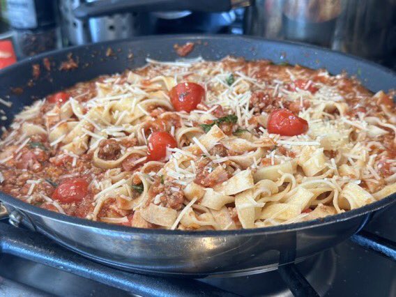 andresfacac's tweet photo. Les hice pasta bolognesa 😊 los espero https://t.co/uGIgJPITsR