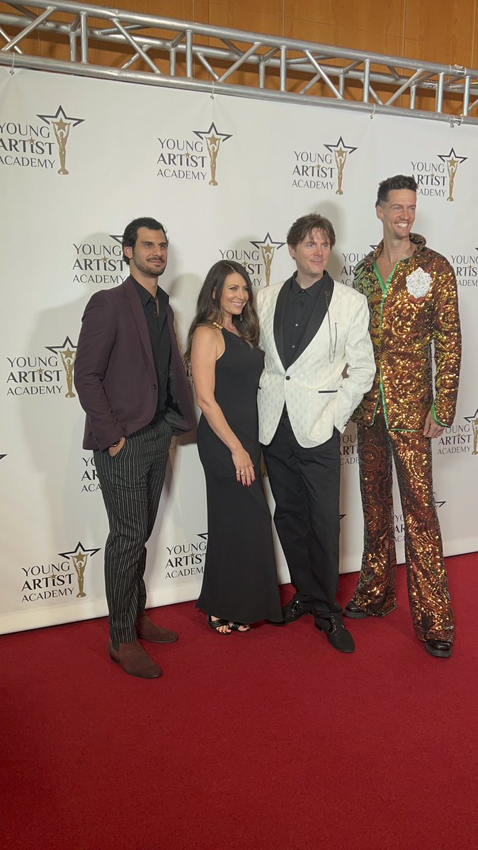 On the red carpet with the best young talents in Hollywood at #YouthOscars2022! 🏆 #43YAA <a href="/YoungArtistAwds/">Young Artist Academy ™</a> #WhereStarsAreMade <a href="/cerinavincent/">Cerina Vincent</a> <a href="/Skylerbible/">SkylerBible</a> <a href="/dustinceithamer/">Dustin Ceithamer</a>