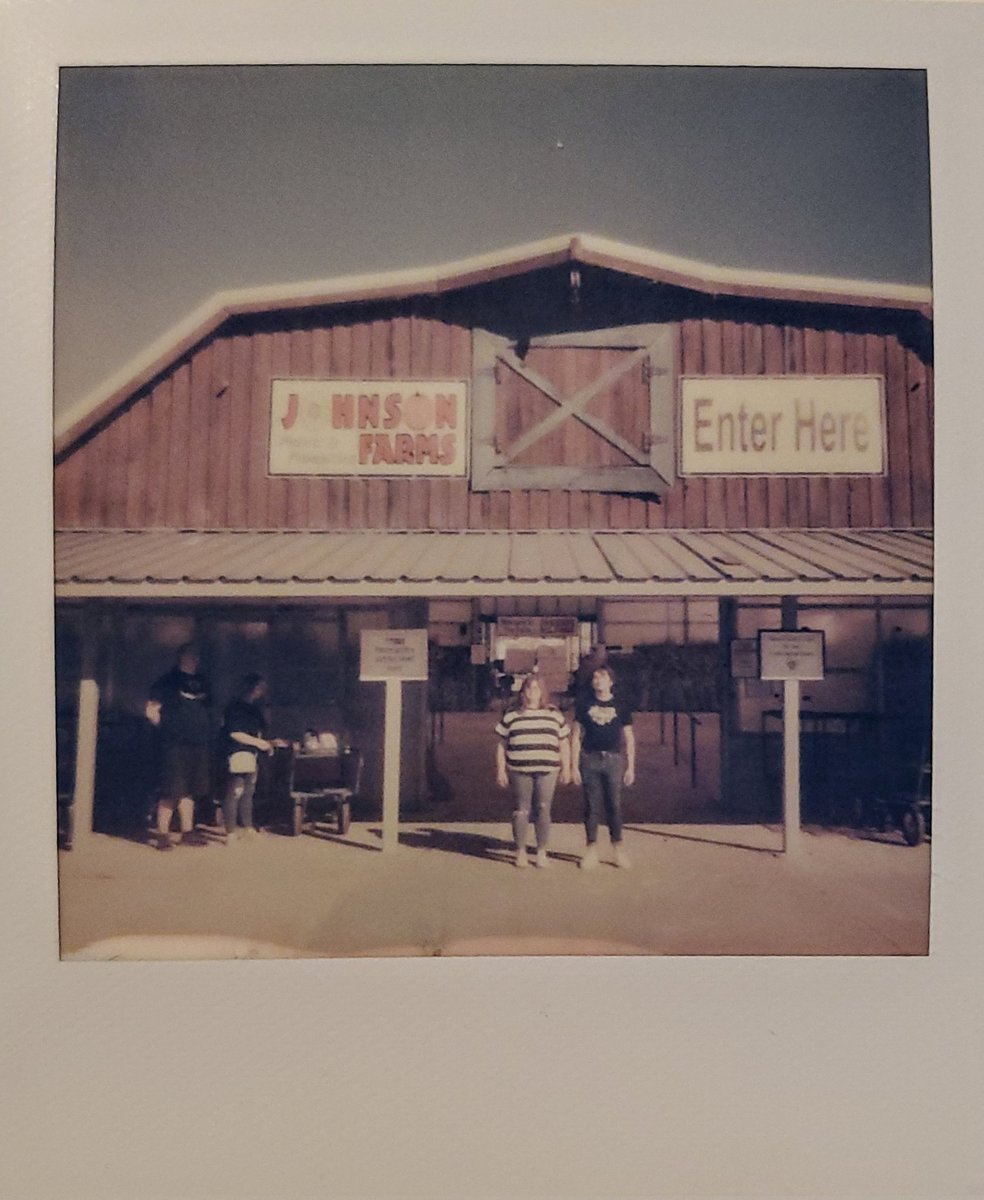 ClamBoyo's tweet photo. apple orchard time https://t.co/Mcx06umqlw