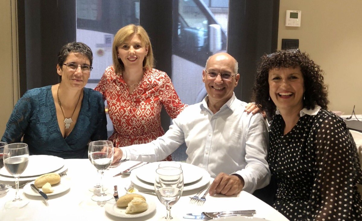 iesbparmas's tweet photo. 🆕El viernes 30 de septiembre se vivió un esperado reencuentro acompañado del emotivo homenaje de despedida que el profesorado del IES Benito Pérez Armas quiso ofrecer a Miguel Ángel Padrón Almenara, recientemente jubilado. https://t.co/YYA9p7XFMs