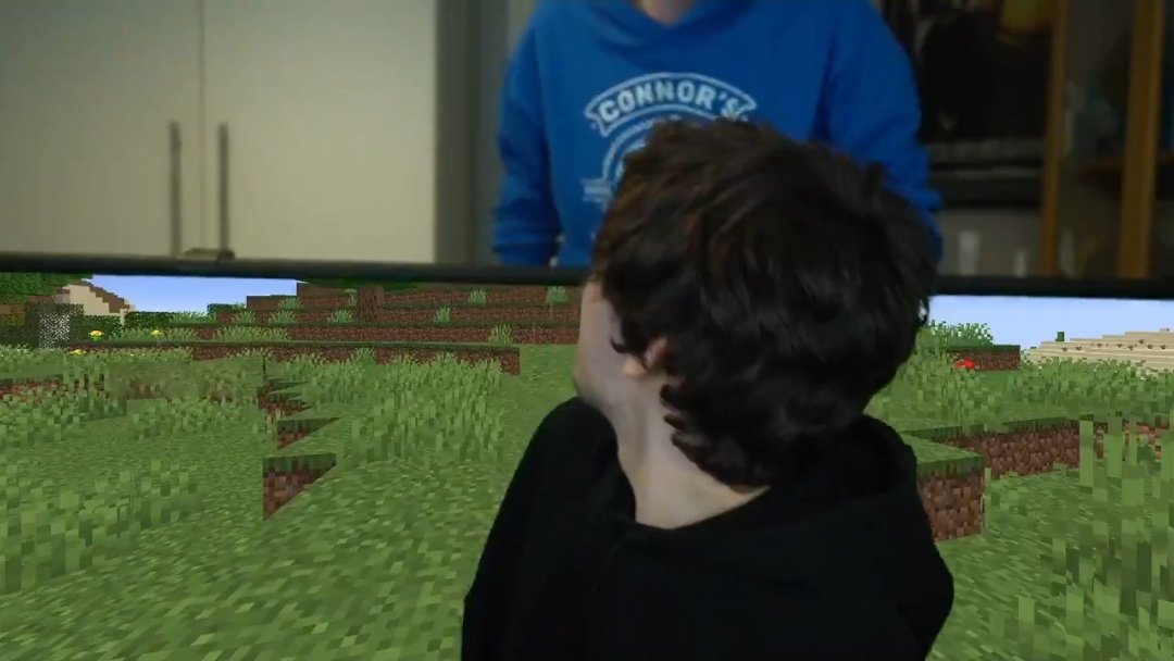 jaybaleeline's tweet photo. fans after the face reveal will never understand how scary these moments were for us 😭 https://t.co/50L1GuDbNT