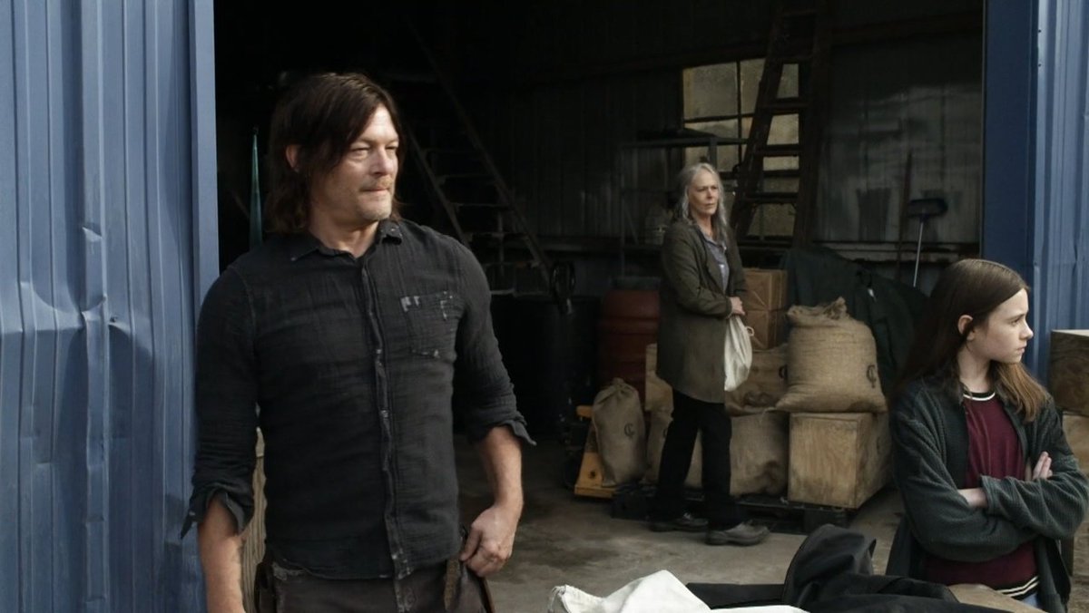 darylarchive's tweet photo. daryl dixon in 11x18, no spoilers, just beauty. https://t.co/YQ0dtIZRVr