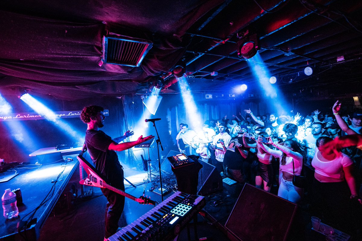 bardzmusic's tweet photo. Yo Denver that was WILD thank you for having me 🏔❤️

@hudsonratz 📸 https://t.co/buxcn7g4EI