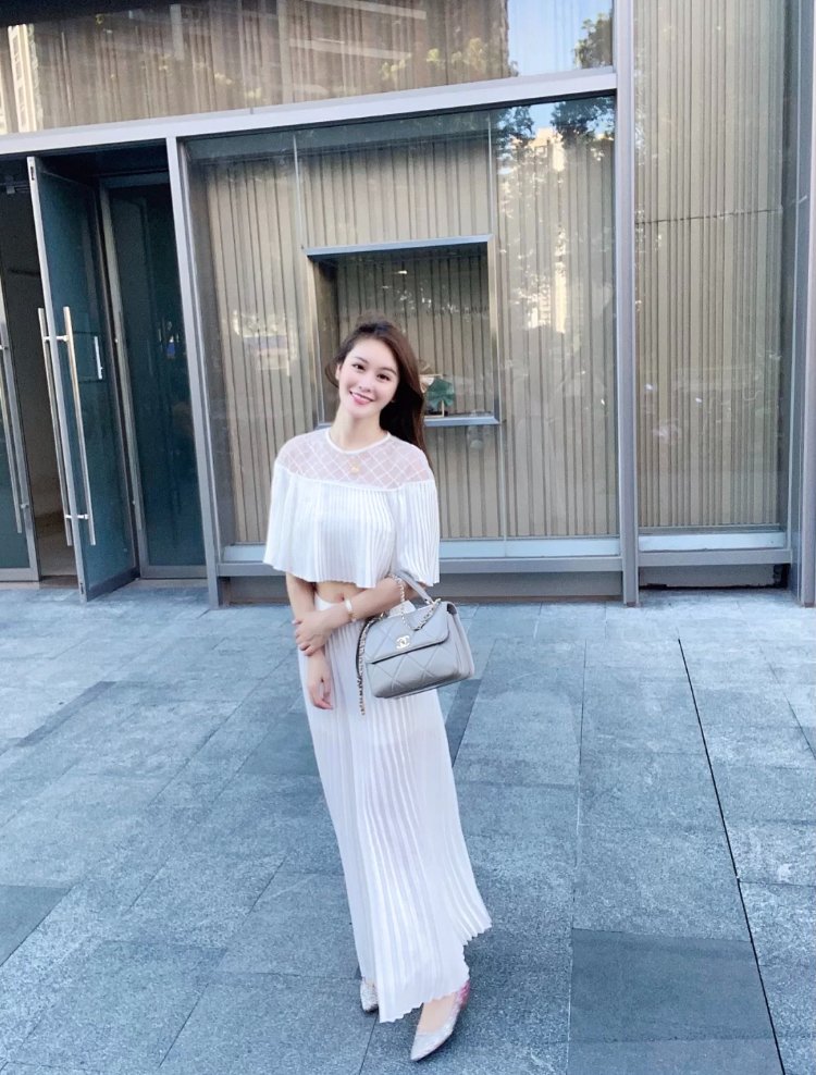 In the process of growing up, you must not tell yourself your original intention, keep your kindness, how others treat you, no matter how unsympathetic they are to the world.