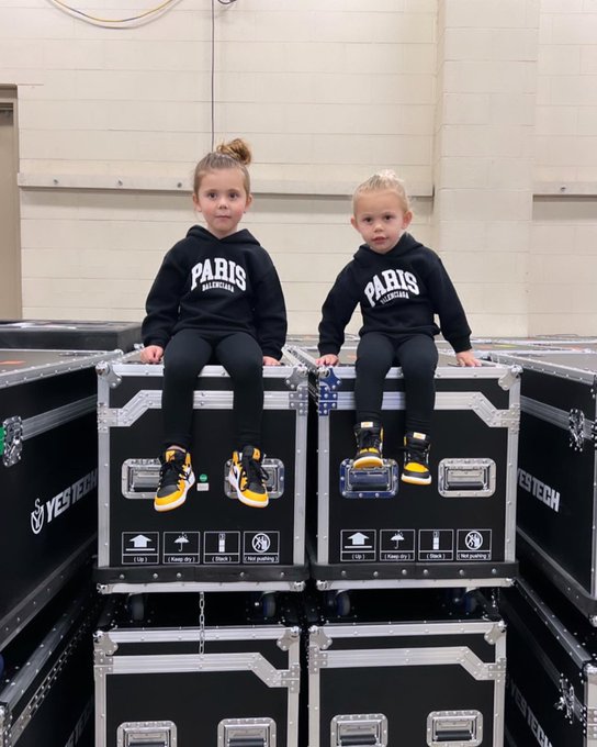 Lil rockstars backstage 🤩🤩 @mikethemiz https://t.co/CjS5F3dRlE<a class="tags" target="_blank" title="On Twitter" href="/?out=eyJ0eXAiOiJKV1QiLCJhbGciOiJIUzUxMiJ9.eyJpYXQiOjE3MTk4MjMyNjIsImlzcyI6InR3cG9ybnN0YXJzLmNvbSIsIm5iZiI6MTcxOTgyMzI2MiwiZXhwIjoxNzUxMzU5MjYyLCJyZWRpcmVjdF91cmwiOiJodHRwczovL3R3aXR0ZXIuY29tL21pa2V0aGVtaXoifQ.LIzhAd0VB3dnsOJOcKOwHbrcove1bsn-X1zwqDfB9nUiFHBzmyuPNTFDMU9qxrp1krvBB8O2VAmVBc0NiwX2PA">@mikethemiz</a>