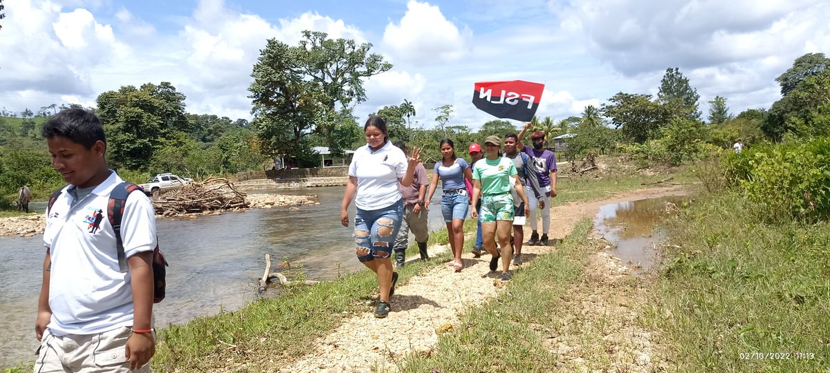 bonanza_red's tweet photo. #Bonanzs, Juventud Sandinista, Fes, realizaron senderismo en la comunidad de Biltignia. https://t.co/llVEwM18pS