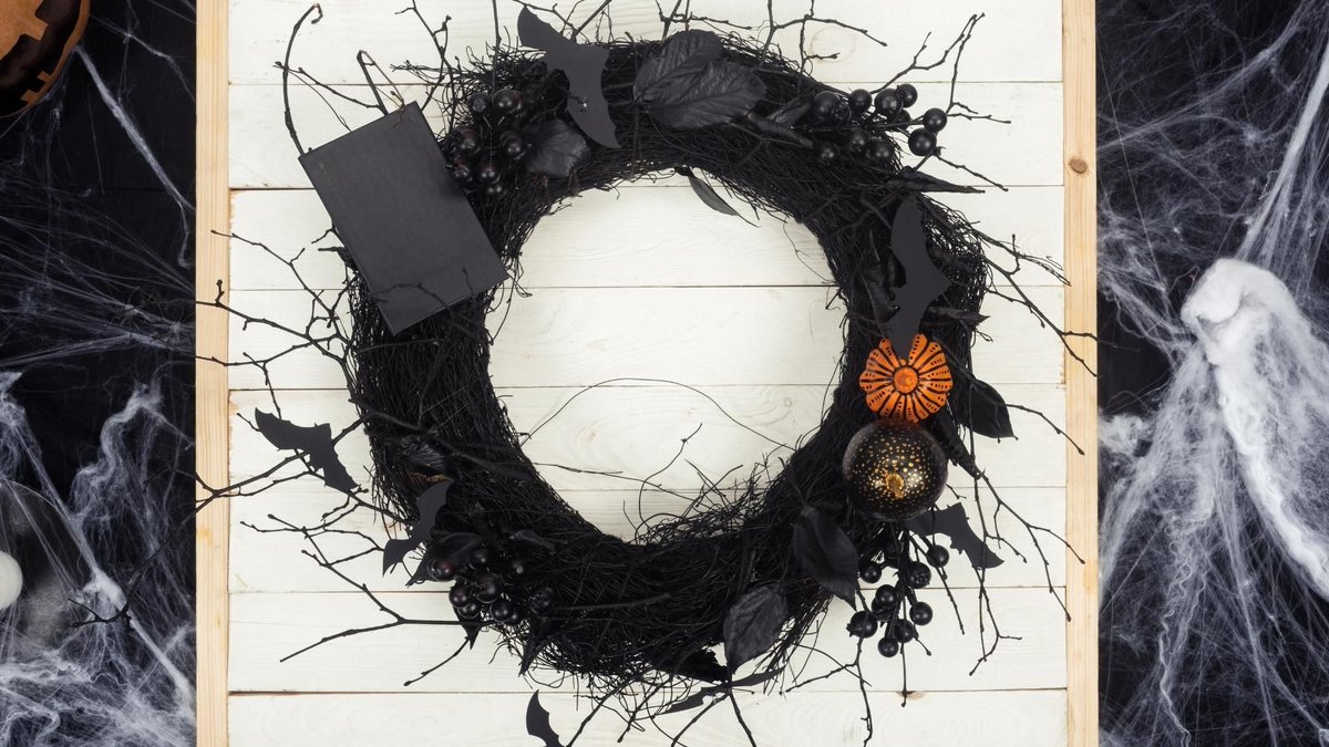 HomeownerABCs's tweet photo. After Christmas, Halloween is my fav holiday. It's always fun to get in the mood with a new wreath so here's mine ...
https://t.co/4TyR3IERAb

#halloween #happyhalloween #halloweendecor #tablescapes #tablerunners #homeownerabcs #likeforlikes https://t.co/2gv8GXC2fR