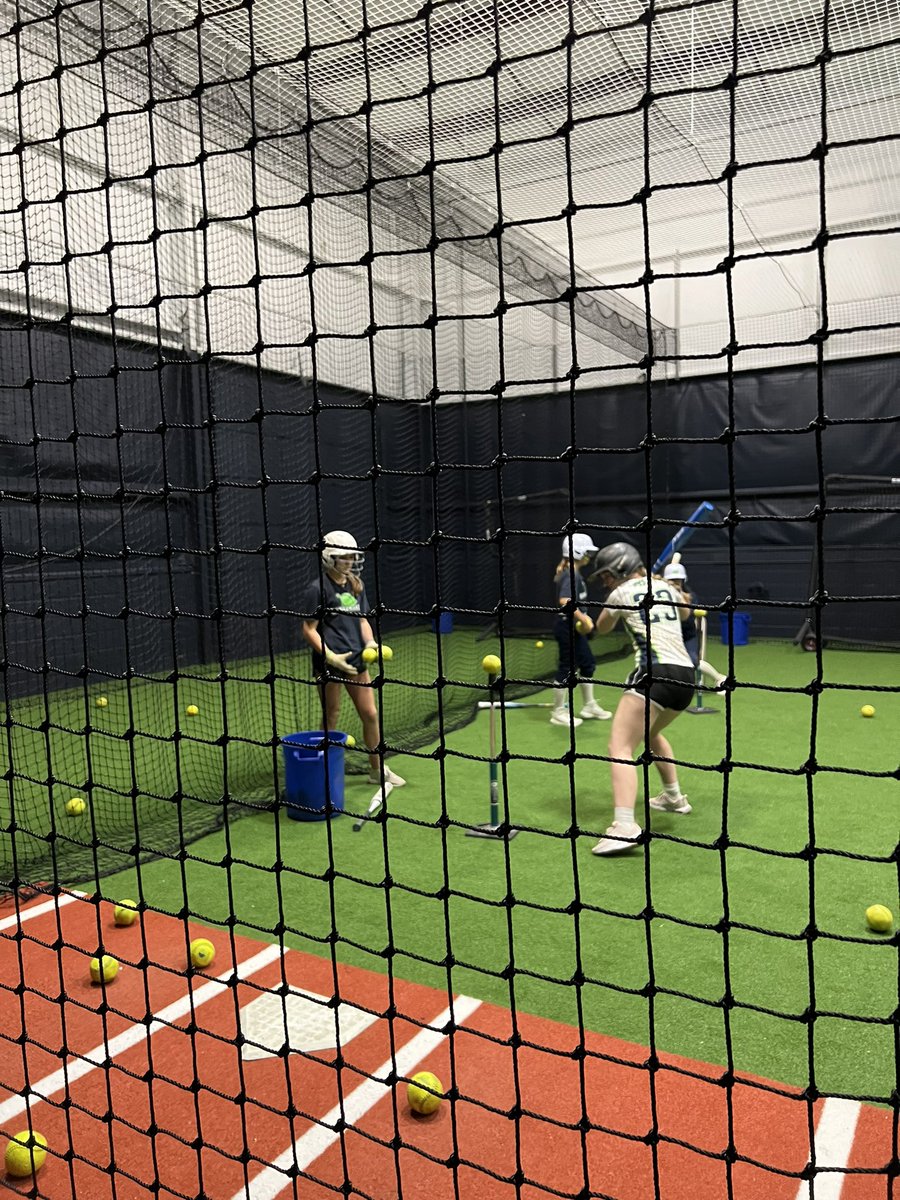 cr_states's tweet photo. Makers with a solid practice since the rain spoiled our games this weekend. https://t.co/anqz7CMq1v