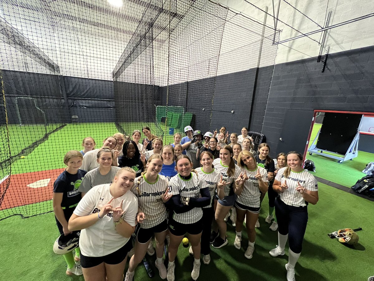 cr_states's tweet photo. Makers with a solid practice since the rain spoiled our games this weekend. https://t.co/anqz7CMq1v