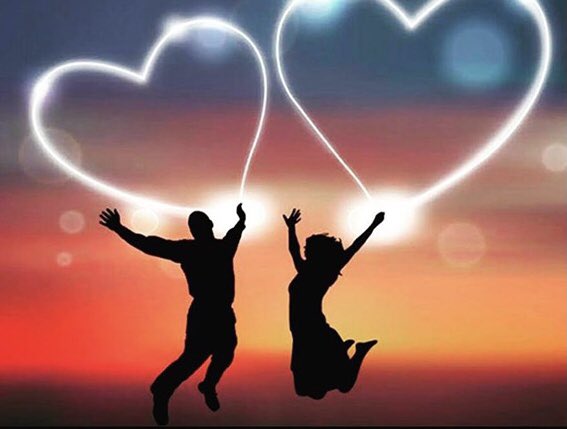 لو أن الأرض تـدرك حقيقة 
رغبـتي لرؤيتـك 
و الاطمئنـان عليك 
لأنشقت الأرض و آبتلعت كل المسافـات 
و أتت بــك