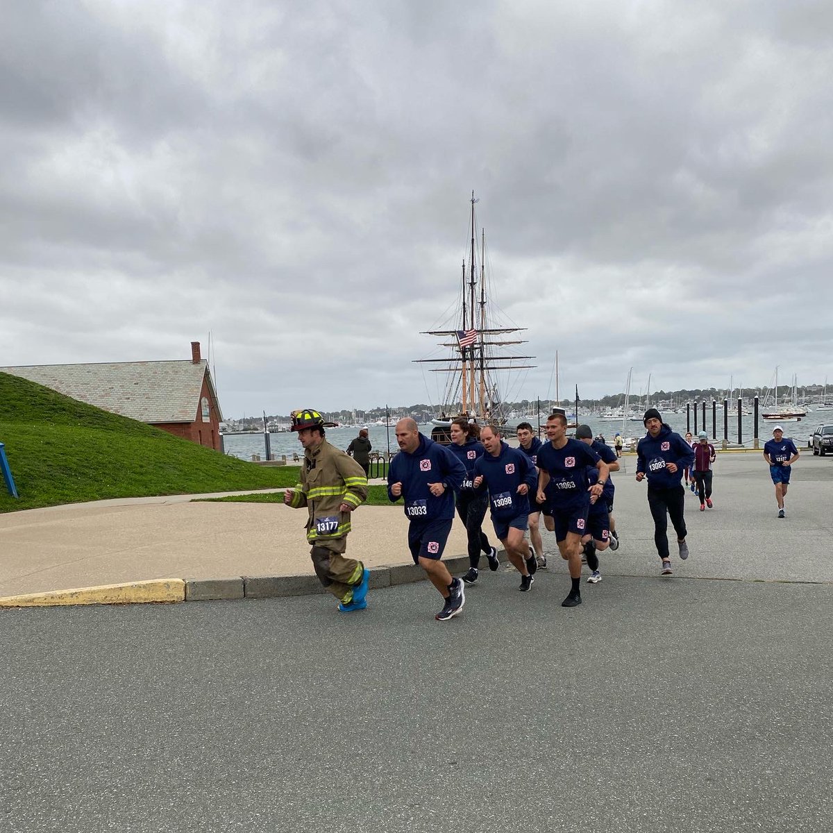 Tigers_Interact's tweet photo. Today, many members of our club went off campus to help volunteer at the annual Tunnel to Towers 5K/Walk in Newport RI. Thank you to everyone that came and helped out. Make sure to stop by our meeting this Friday after school! https://t.co/N6vxv00R7O