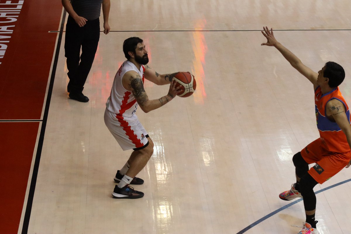 CDVBasket's tweet image. 🔴 | ¡TRIUNFÓ EL CDV!

🏀 El CDV venció por 79 - 59 al CDB Pablo Neruda, en la segunda fecha de la Copa Chile Mundo by Cecinas Llanquihue.

🔗: bit.ly/3UVaH7J

📸: Nicolás Aravena

#VamosCDV 💪🏀🇯🇪 #ValdiviaEsCDV #CopaChileMundo #ElEquipoDeTodos