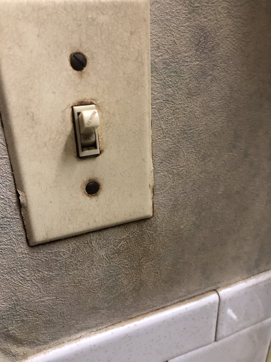 JLulis's tweet photo. #daysinn these are picture from our room last night, we had to take a smoking room even though we requested no and took 45 minutes to check in ! Absolutely horrible and disgusting!  I’ll never got back to another #daysinn https://t.co/rLK62mYSYa