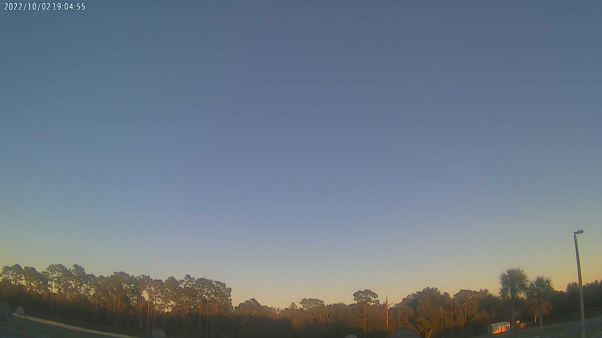PESWxSTEM's tweet photo. Pasco eSchool at sunset and it's 74.9 F. https://t.co/vZEcV23T56