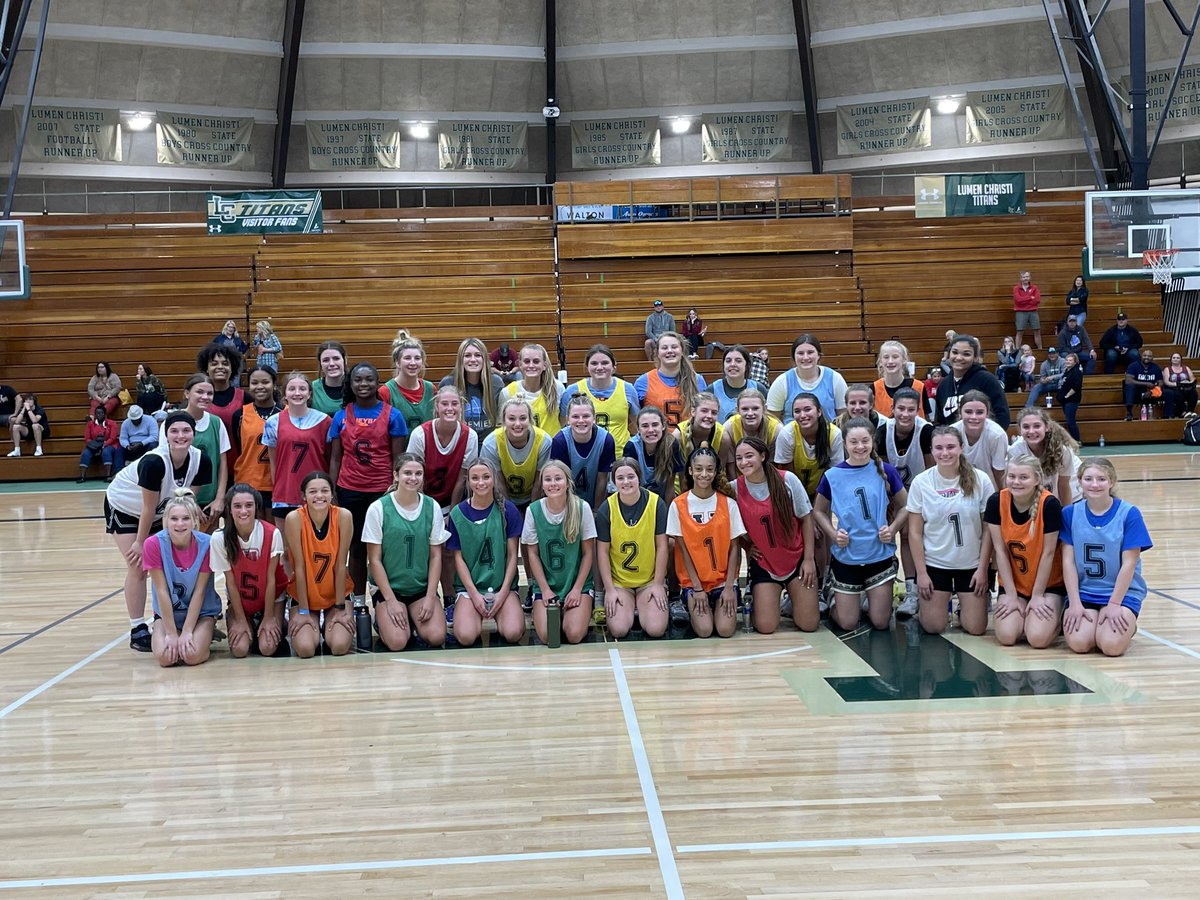 MIpremierbball's tweet photo. Awesome turnout for our first ever player Showcase. Several college coaches attended and watched our girls show out!! Thanks to all the coaches who made the trip to see these hard working ladies in action, they did not disappoint!! Next year is going to be bigger and better. https://t.co/SlBy8xDwg8