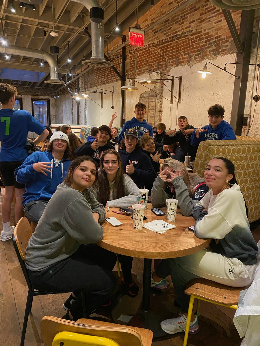 MonetteStacy's tweet photo. Making the most of the remnants of Storm Ian here in Washington, DC with these optimistic 10th graders! #WeAreMashpee https://t.co/hv8LXX2tdQ