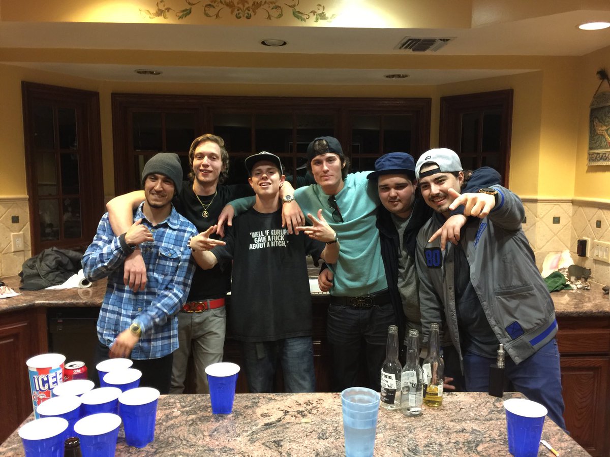 DurrTee_'s tweet photo. Love and miss you everyday ⁦@PHiZZURP⁩  The SND tournament today for you is amazing. Save me a spot up there brotha 💙💙💙 #RIPPHiZZ #SMOKESOUT https://t.co/QVfqRnSwOK