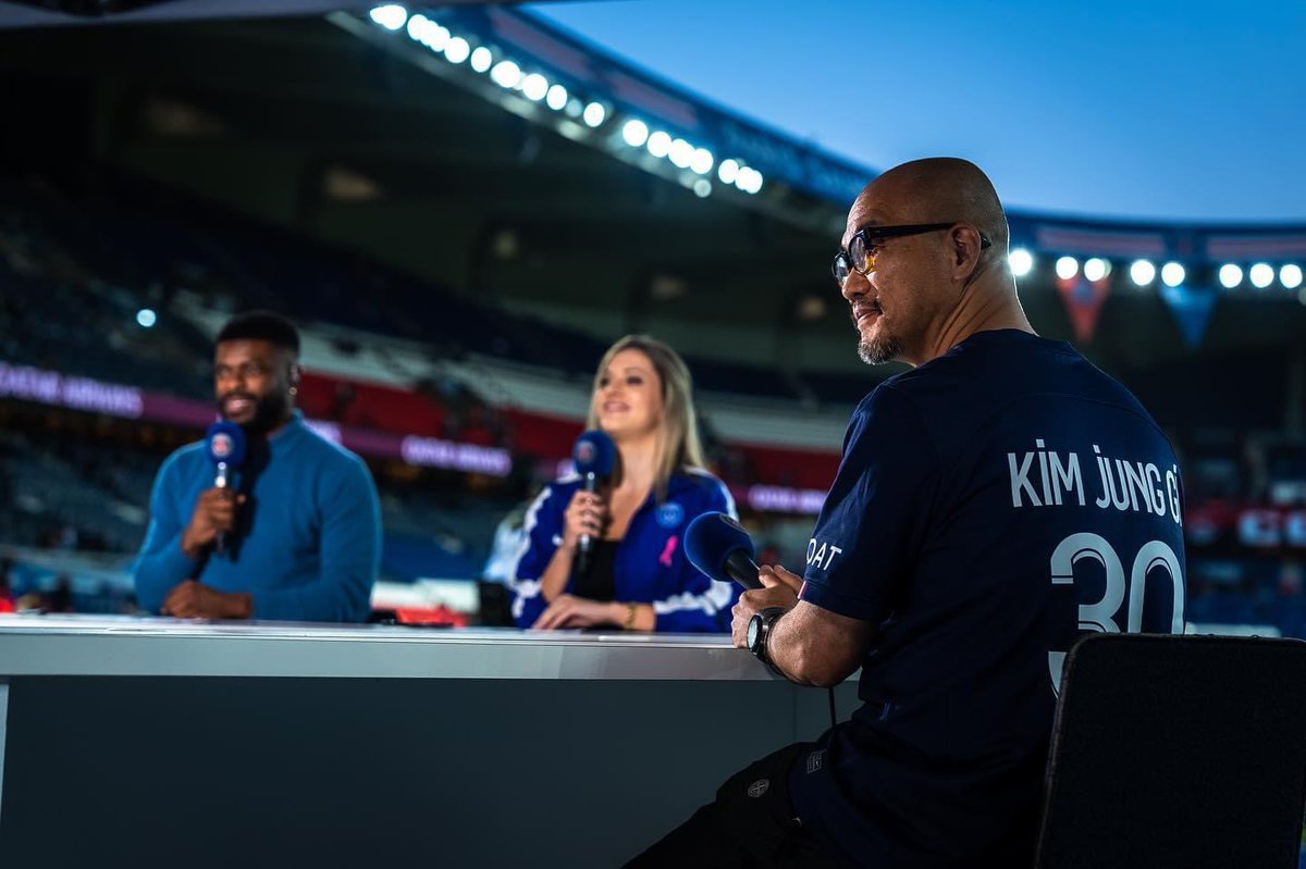 KimJungGiUS's tweet image. Live drawing before the match #PSG