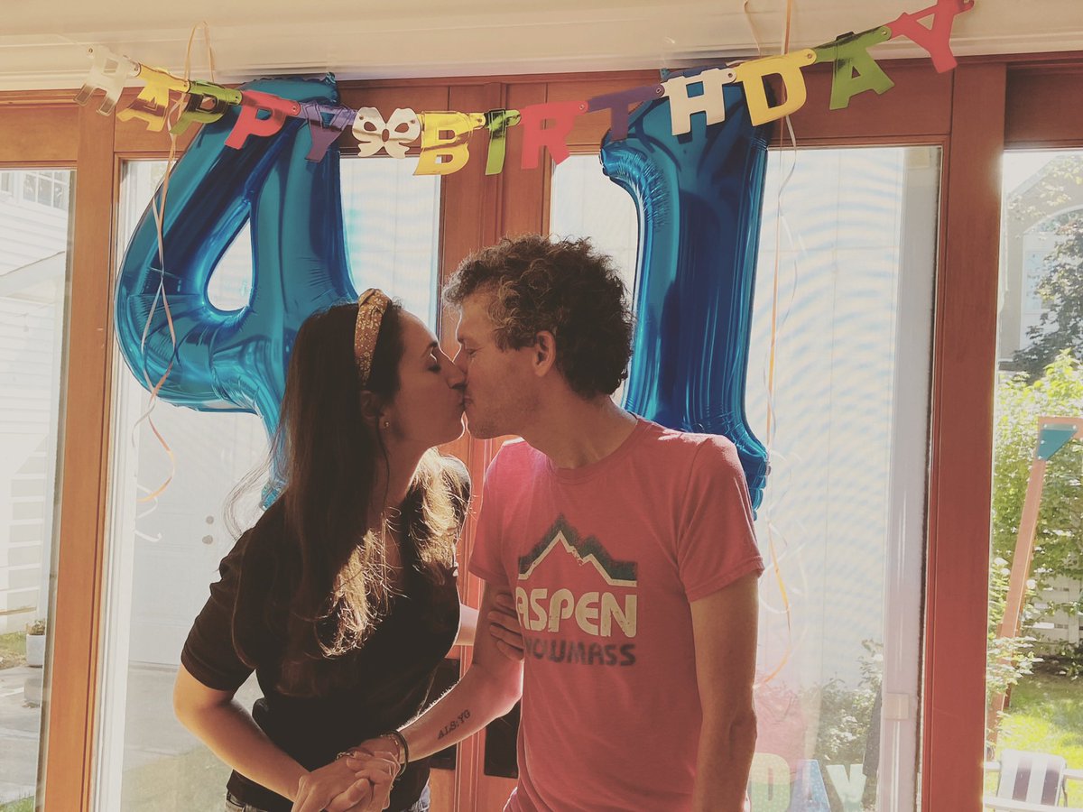 bsw5020's tweet photo. In 7 days I turn 42. I never thought I would be here still when I was diagnosed.

I want 1 thing for this B-day in addition to a kiss from Sandra: to bring in new amazing people to this fight.

To do that we have created a competition. The rules are simple: https://t.co/y7Ap0BGEhD
