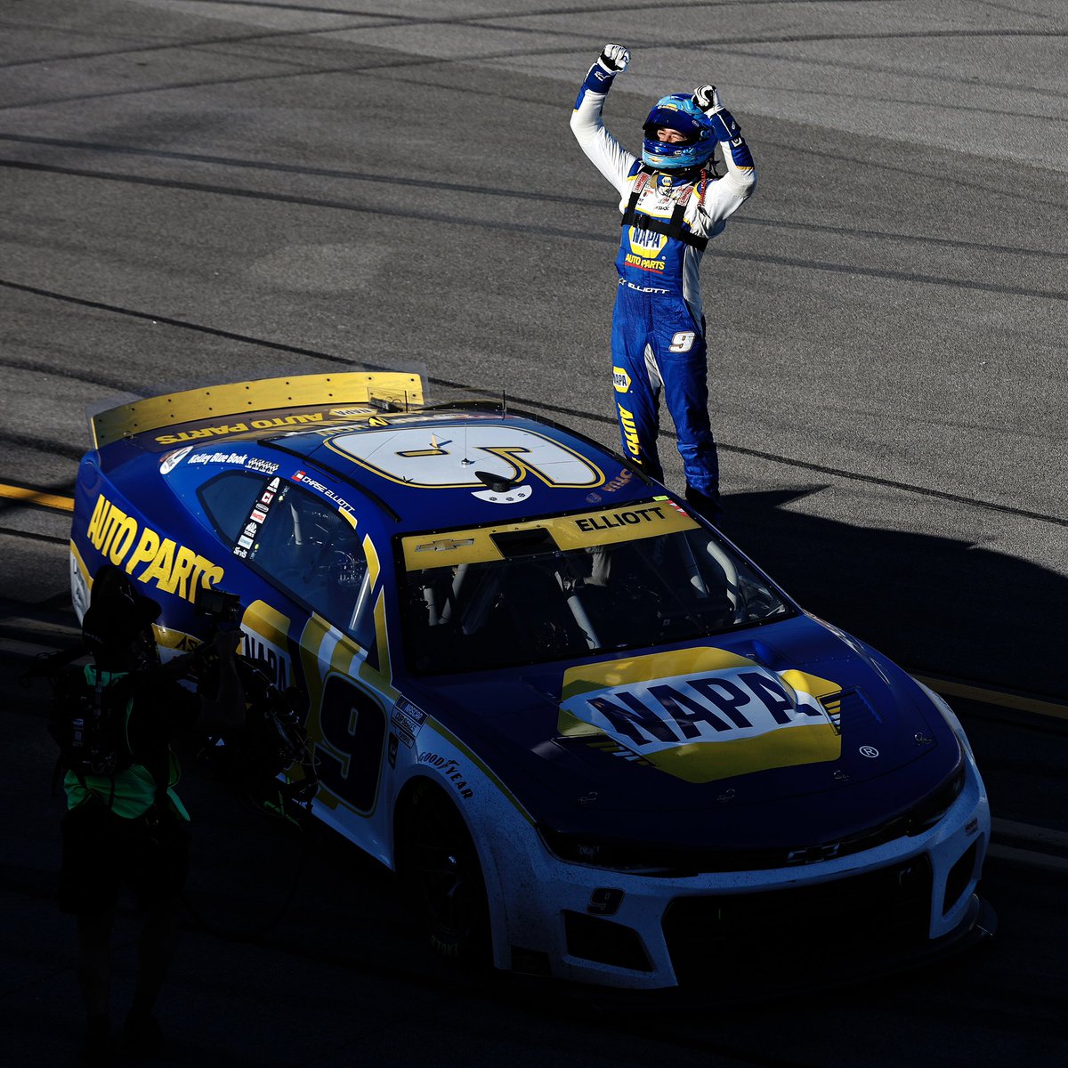 NASCAR's tweet photo. It’s officially official!

No issues as @chaseelliott’s No. 9 clears post-race inspection at @TALLADEGA. https://t.co/bMB4jpbb4L