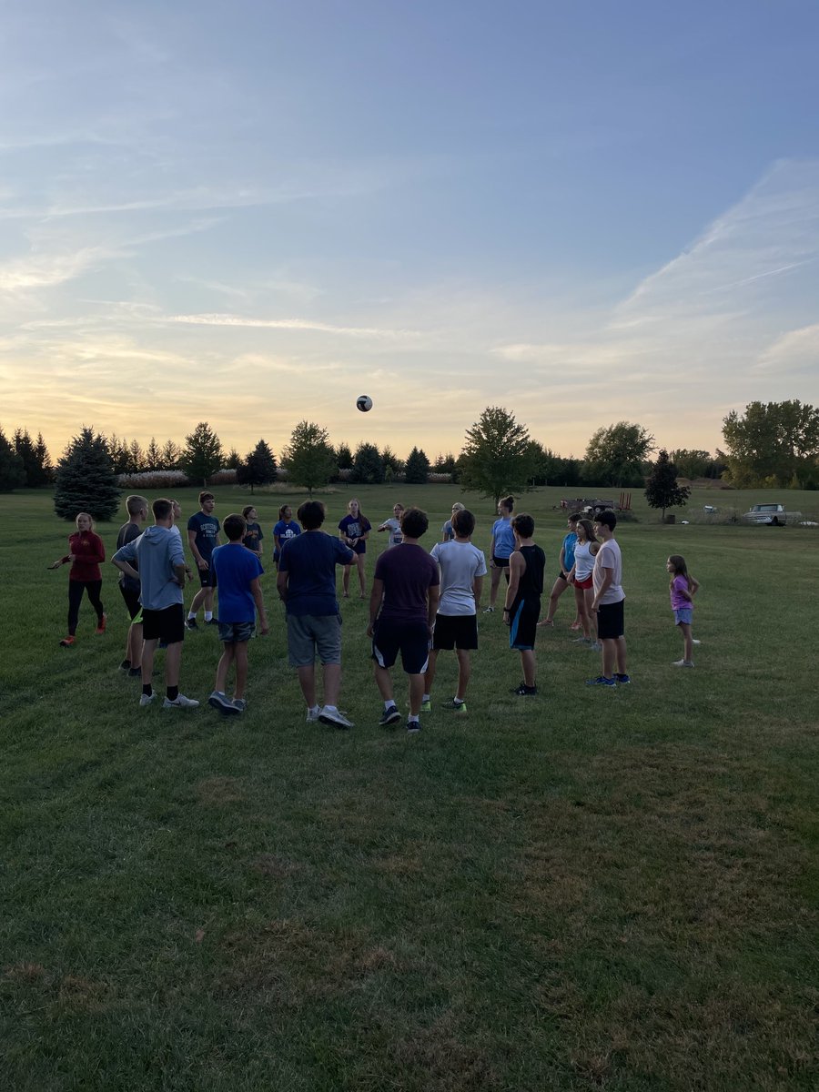 BonduXC's tweet photo. Team dinner and other shenanigans to prep for our last regular season meet. #XC22 https://t.co/SL89uWqh5d