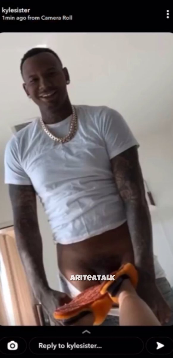 AriTeaTalk's tweet photo. #arifletcher’s Snapchat was hacked and they posted some pics of #lilbagyo 😭 https://t.co/Zq2y3KoS3n