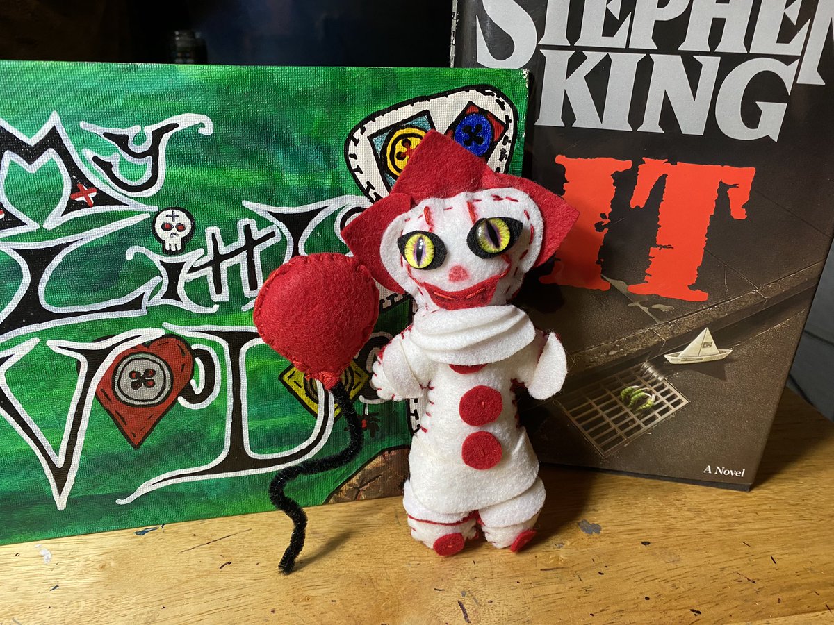 my_littlevoodoo's tweet photo. #IT #TimeCurry #BillSkarsgard #Pennywise #Derry #StephenKing @Billskarsgard19 @StephenKing https://t.co/9cVojFu7Dt