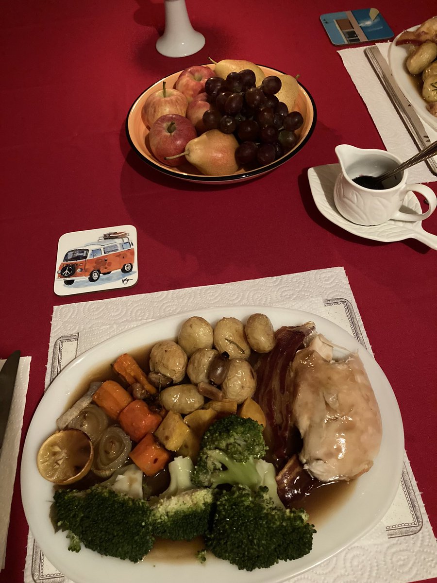 Jan_Lentzos's tweet photo. I roasted a chicken 😉
🐓👩🏻🍳
#RoastChicken #FreshLemon #FreshRosemary #StreakyBacon #RoastPotatoes #RoastedVeg #RoastCarrots #RoastTurnip #RoastOnion #Garlic #Roasted #Carrots #Turnip #BabyPotatoes #Lemon #Rosemary #CuminSeeds #ChilliFlakes #Broccoli #ChickenGravy #CranberrySauce https://t.co/hCQ1oam2KV