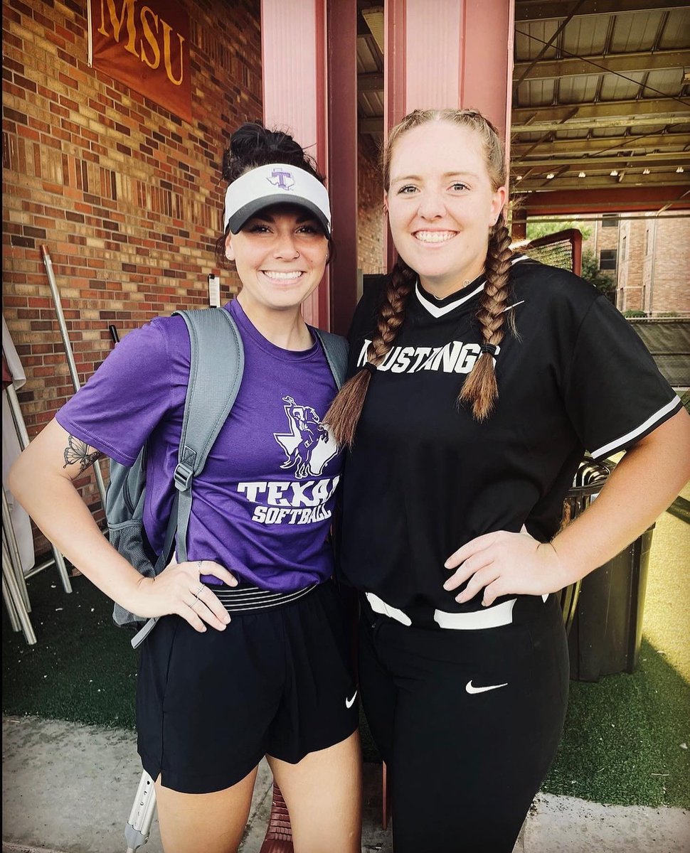 jen_medford's tweet photo. Tarleton Softball fall season is underway! Great job today ladies!! 💜 Also, reuniting with former teammates was just a bonus! #tarletonsoftball #bleedpurple https://t.co/O4dIqSNWFP