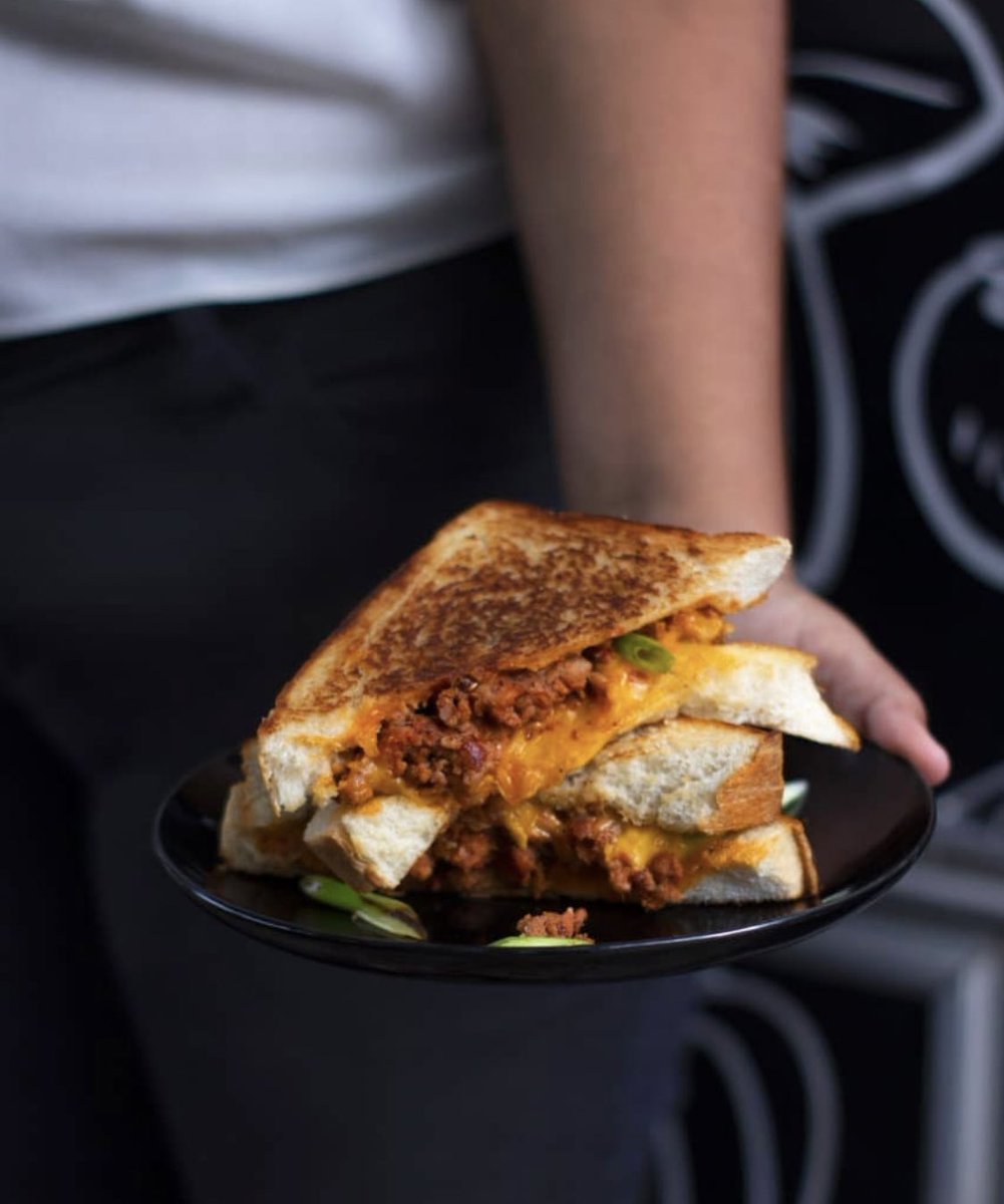 MrMelty1's tweet photo. A todos los que están en modo “domingo de bajón “, les cuento que el mejor remedio es un grilled cheese. 🤷🏻‍♂️ No lo digo yo, lo dice la ciencia… https://t.co/3OZbDLQrsq