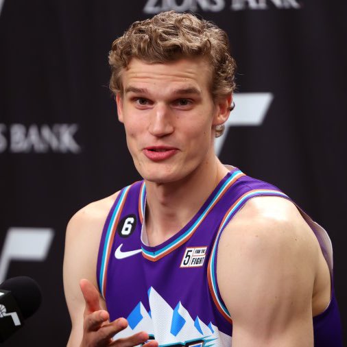 TheHoopCentral's tweet photo. Lauri Markkanen tonight:

20 Points 
5 Rebounds
2 Steals
58% FG
23 Minutes https://t.co/95rqqLLHpM