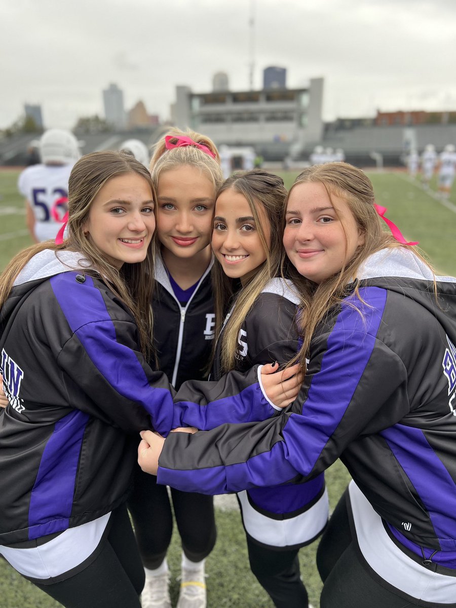 IT’S SENIOR REC WEEK! Let’s get to know the class of 2023🎓 First up is 2 of our sideline captains <a href="/avawodarek1/">avawodarek</a> who’s looking to study early childhood education next year &amp; <a href="/ava_vavro/">ava vavro</a> who will study business! We 💜 their Highlander spirit on the field and on the mats! #ALLIN
