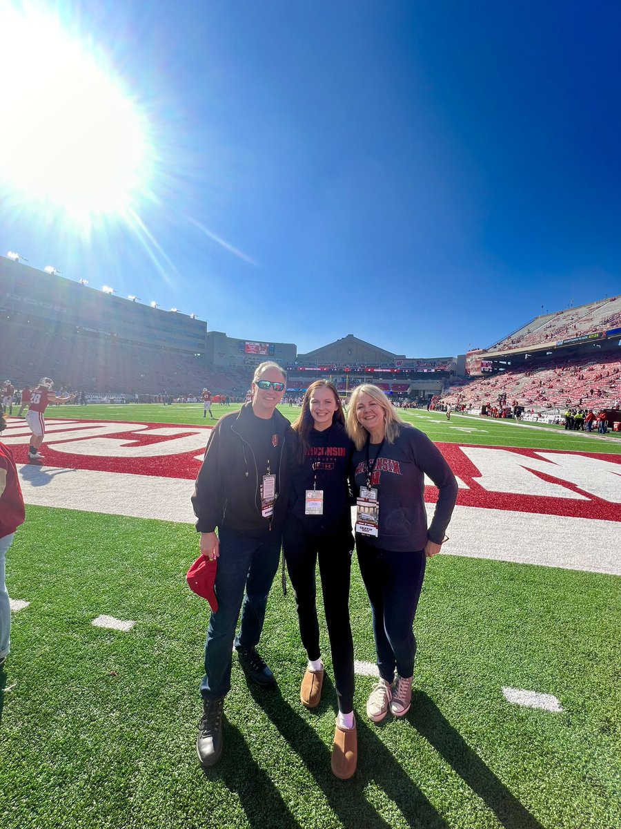 tessagrady34's tweet photo. Offical visit ✅ Thank you @BadgerWBB for the best weekend! #OnWisconsin 👐🏼❤️ https://t.co/dRlgl0PDds