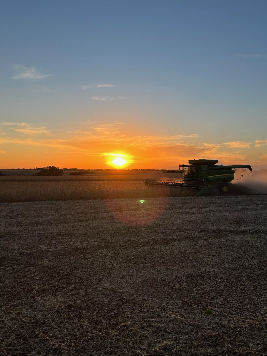 We love a good Nebraska Harvest sunset! It doesn’t get much better… #neharvest #sunset #farmers #nofilter