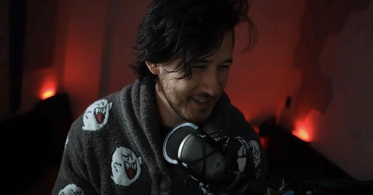 he’s so gorgeous <3 <3