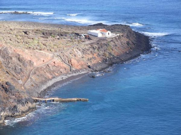 ea8tc's tweet photo. Lunes de Octubre en #LaGomera.
Este año no podrá ser, pero, aún así...
A Puntallana por barco porque no tengo zapatos
a Puntallana por tierra porque la mar se menella.

Viva la Virgen de Guadalupe¡¡¡ https://t.co/PFFObB7980